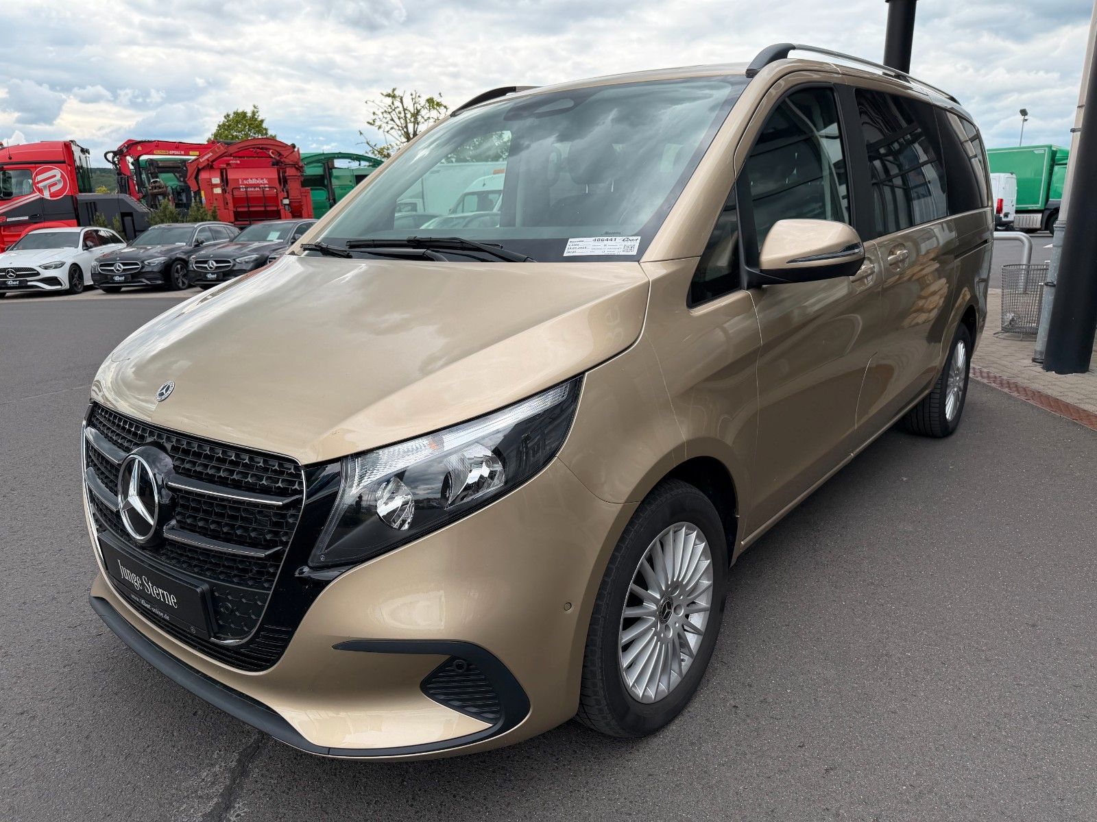Fahrzeugabbildung Mercedes-Benz V 220 d DISTRONIC AHK 2,5to Standheizung