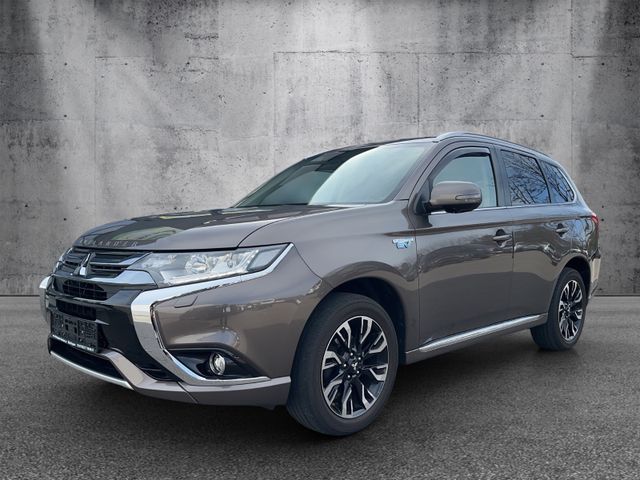 Mitsubishi Outlander PHEV Plus 4WD 360° NAVI XENON GARANTIE