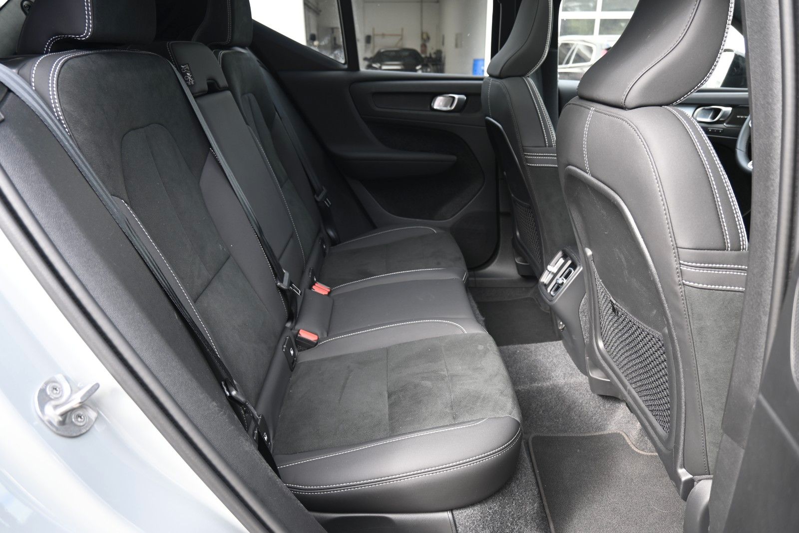 Fahrzeugabbildung Volvo XC40 B4 DKG Plus Black Edition*FSHZG*360°*ACC
