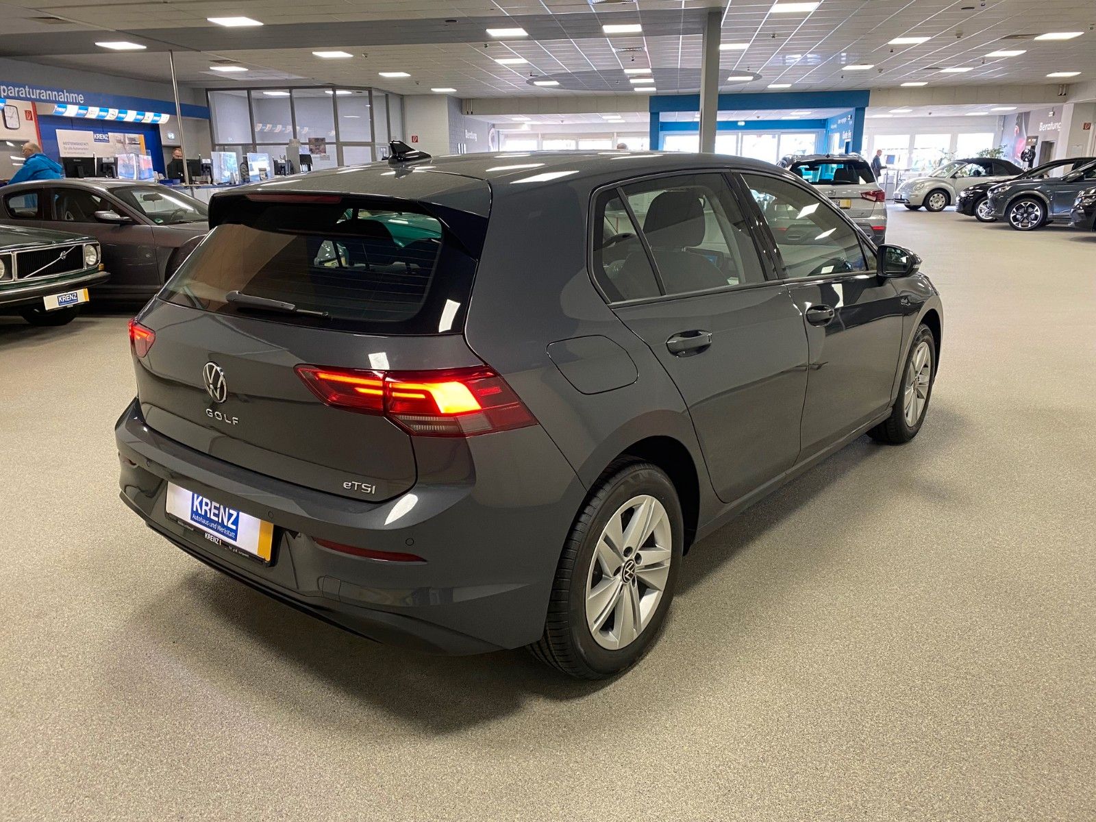 Fahrzeugabbildung Volkswagen Golf 1.5 eTSI OPF DSG+LIFE+ACC++GARANTIE 1.2028+