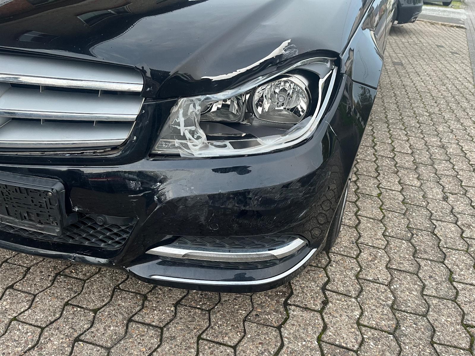 Mercedes-Benz C180 2012 — photo 15