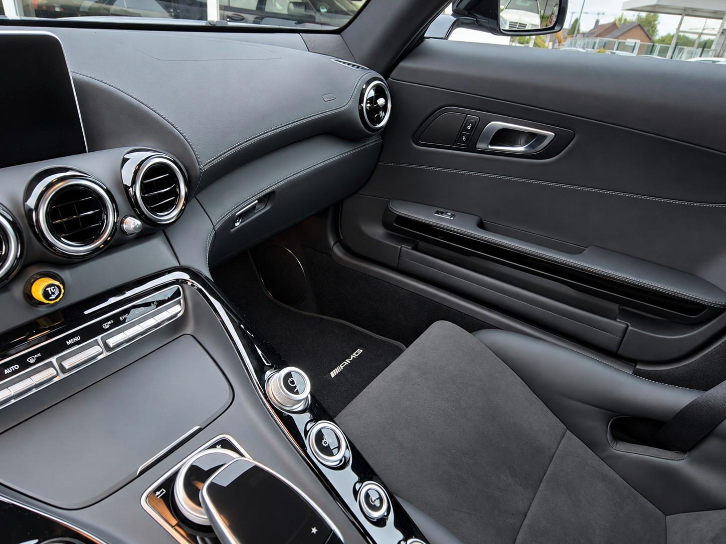 Mercedes-Benz AMG GT R Coupe/Orig. 590 km! Neuwagen