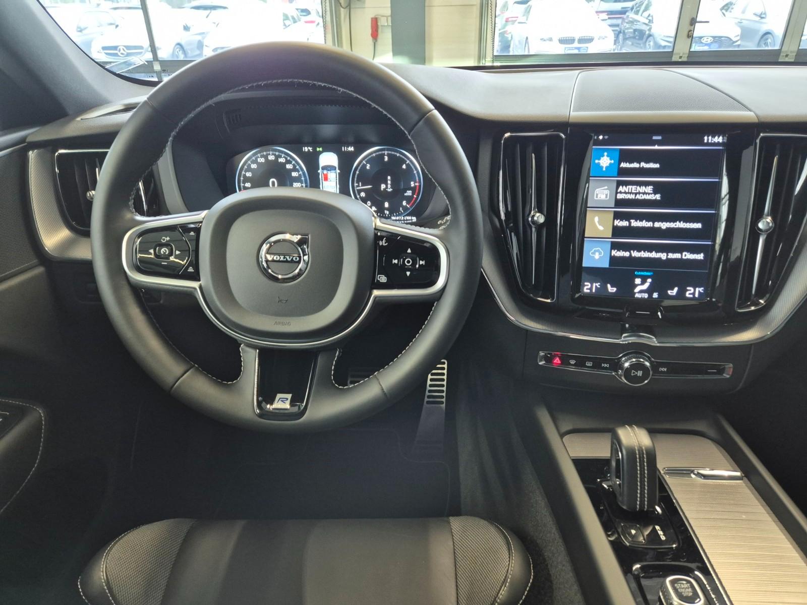 Volvo XC60 R DESIGN 2.0d AWD LEDER NAVI SPUR CAMERA