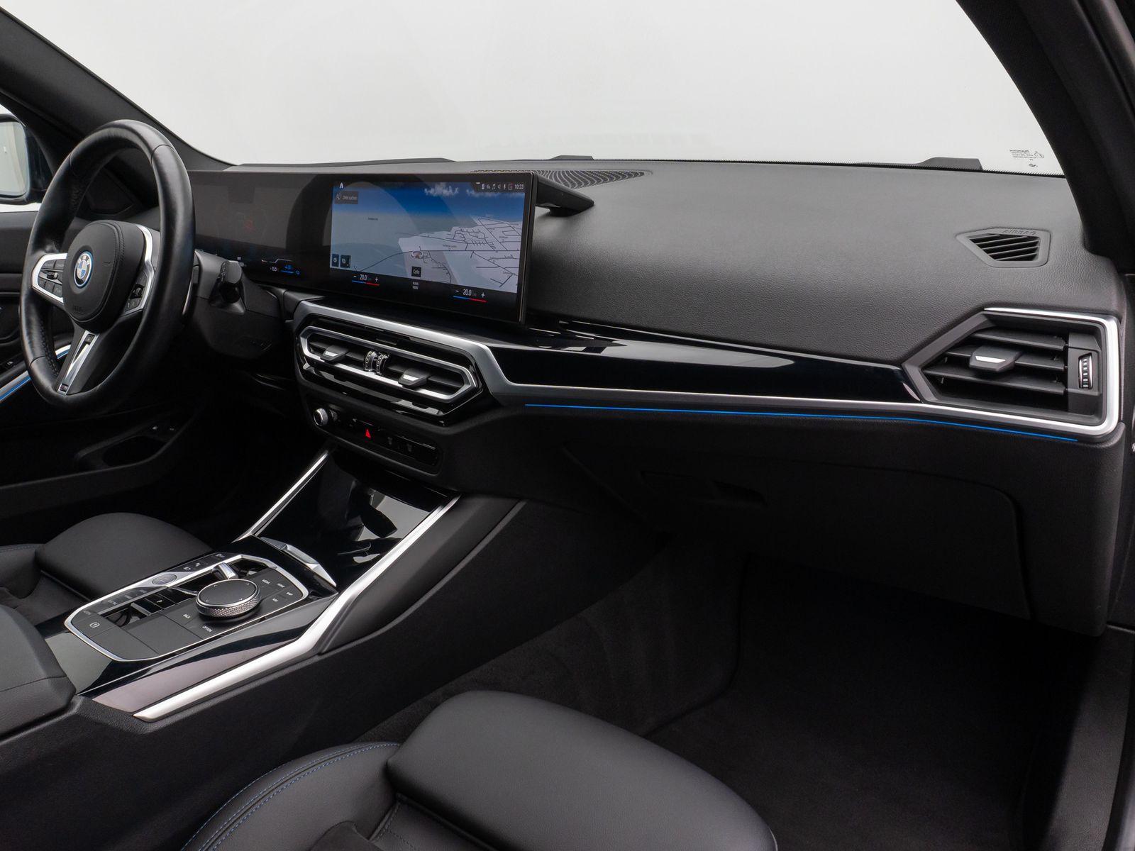 Fahrzeugabbildung BMW 330e M Sport Kamera DAB HiFi Lenkrhzg Alarm 19"