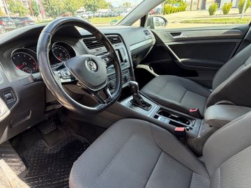 Volkswagen Golf - 6