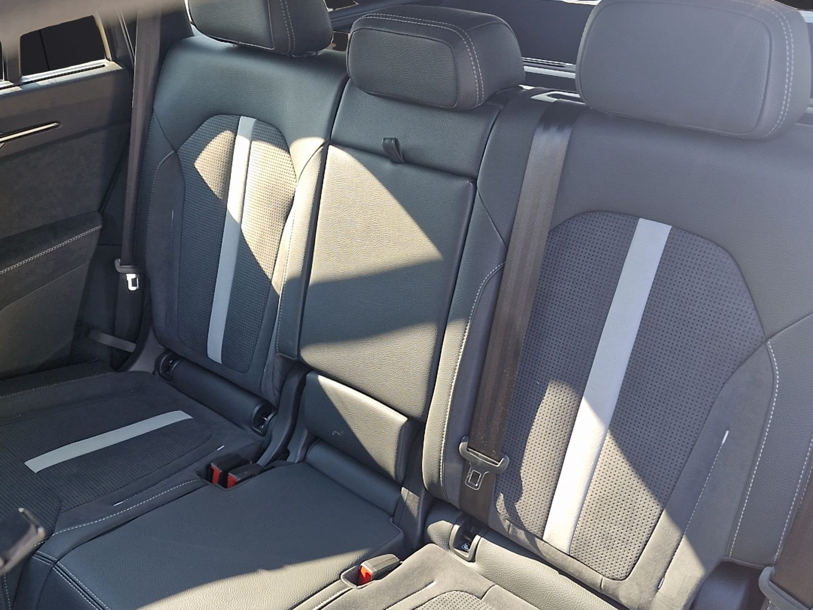 Fahrzeugabbildung SKODA Kodiaq 4x4 Sportline Matrix Navi ACC AHK STHZ SH