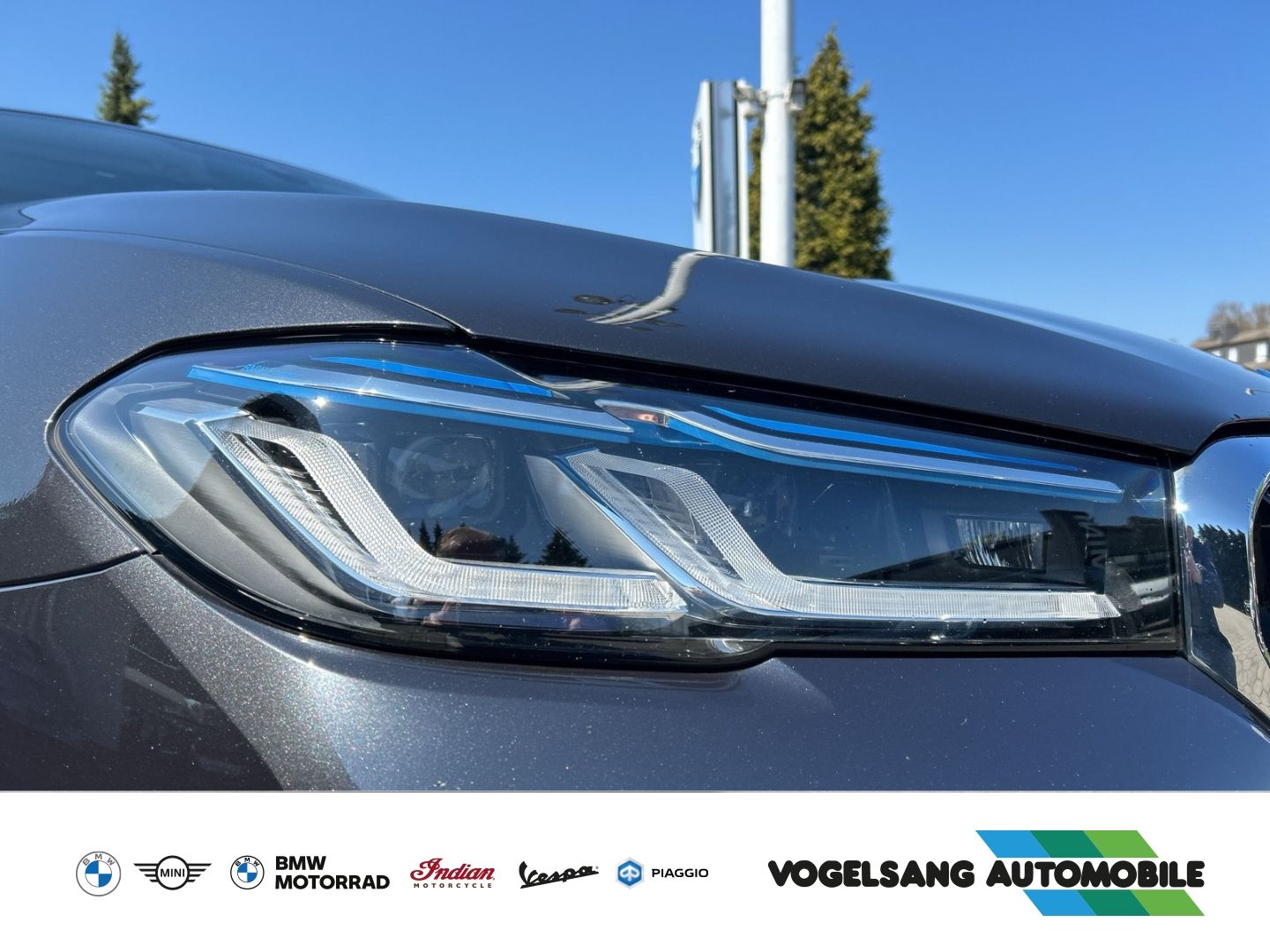 Fahrzeugabbildung BMW 530 e Touring Panorma Komfortsitze Head-Up WLAN