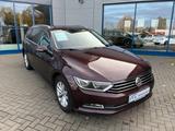 Volkswagen Passat Variant Comfortline/AHK/SHZ/PDC/NAVI - : Violett, Massagesitze