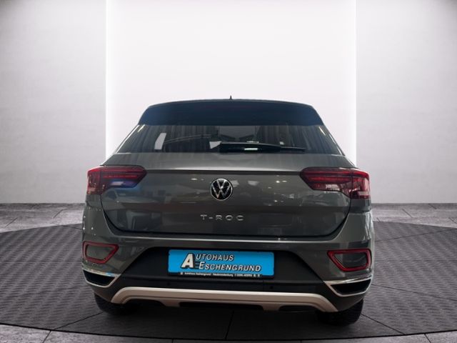 Fahrzeugabbildung Volkswagen T-ROC 1.5 TSI DSG STYLE GJR NAVI APP-CONNECT