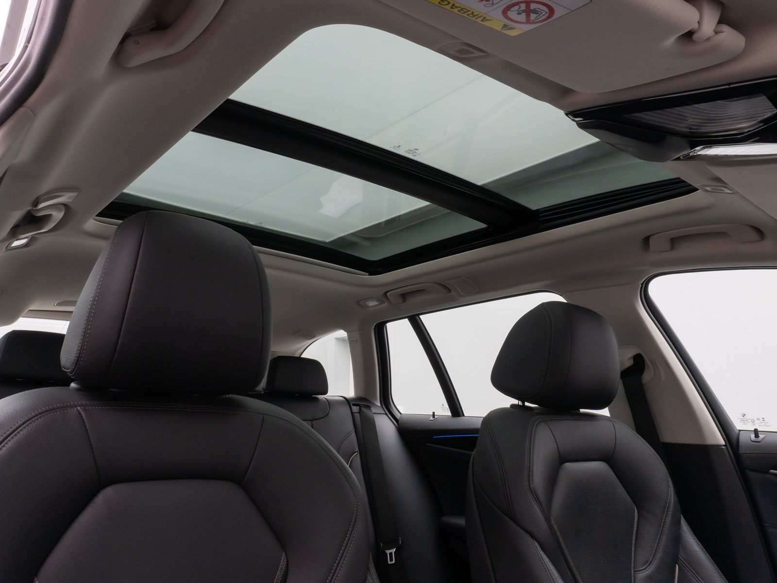 Fahrzeugabbildung BMW 530e Luxury Line Panorama Kamera HUD DAB 4xKlima