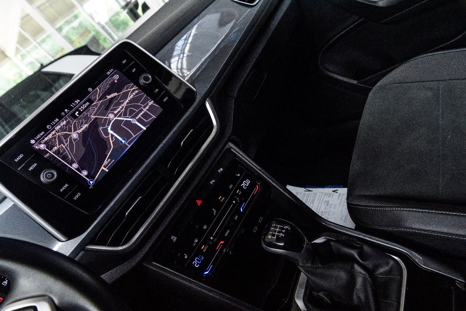 Fahrzeugabbildung Volkswagen T-Roc Style+Navi+We Connect+LED-Plus+ACC+