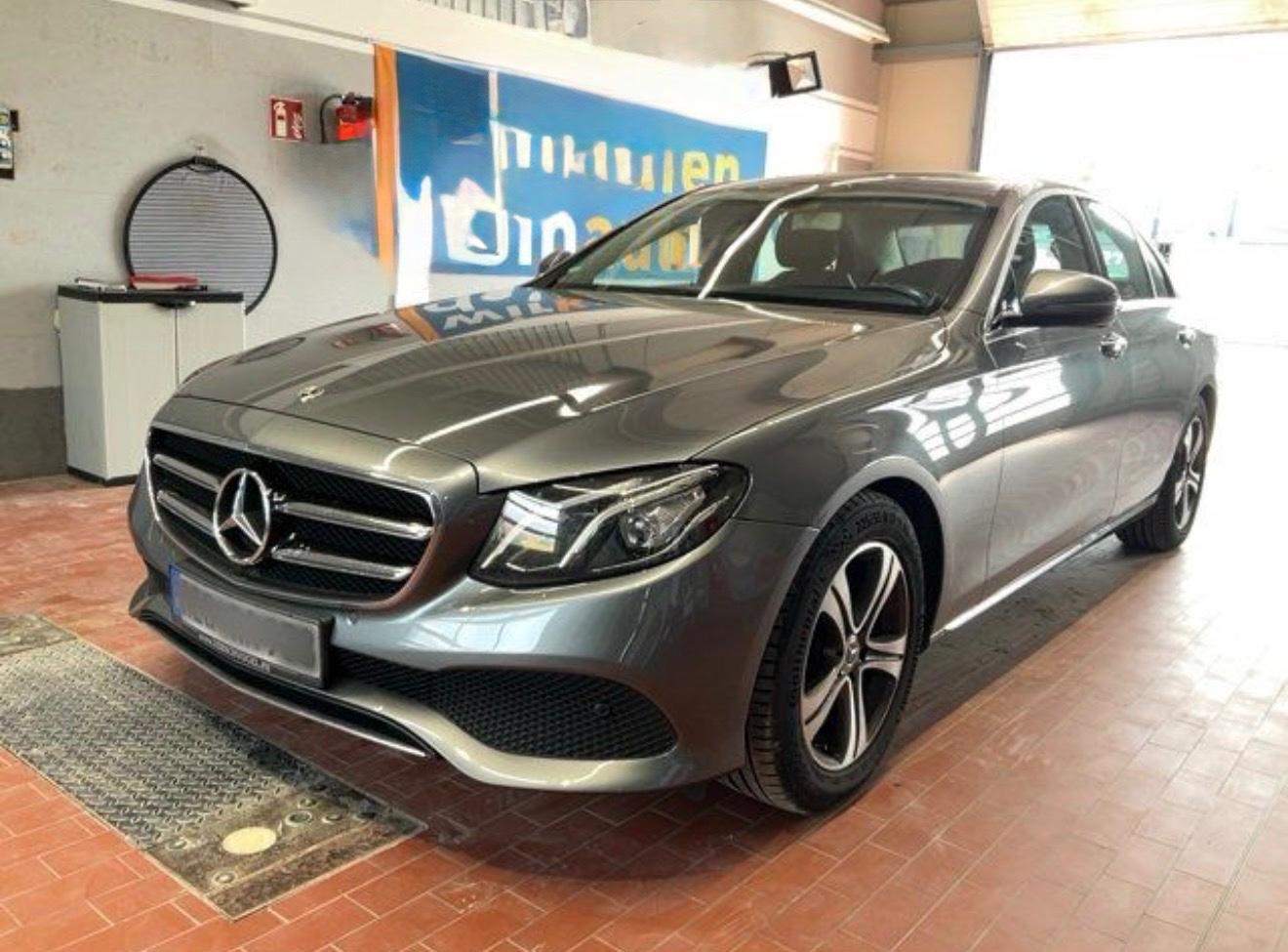 Mercedes-Benz E 220d Avantgarde Kamera LED NAVI