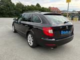 Skoda Superb 1.8 TSI Ambition Combi Ambition - Skoda Superb aus 2011: Kombi
