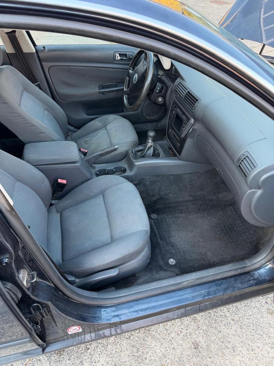 Volkswagen Passat 2004 — photo 12