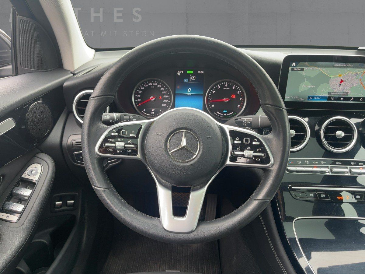 Fahrzeugabbildung Mercedes-Benz GLC 200 4M LED/Pano/Kamera/AHK
