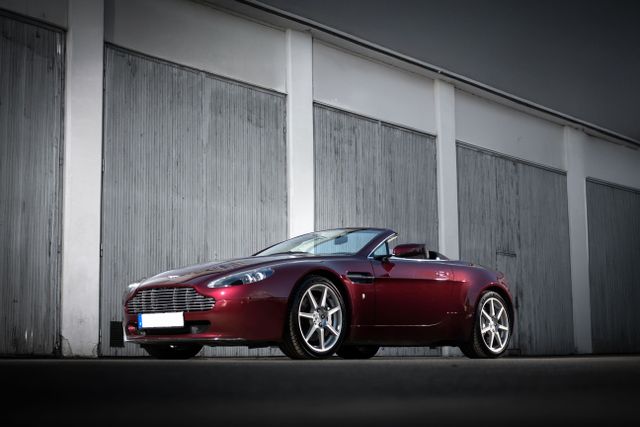 Aston Martin Vantage V8 Convertible