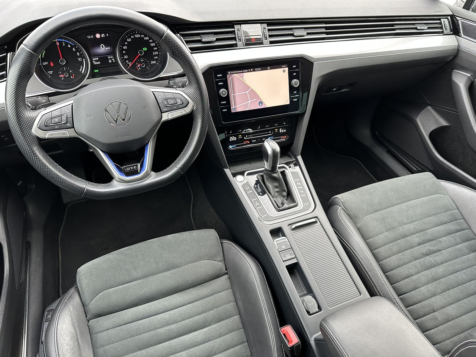Fahrzeugabbildung Volkswagen Passat Variant GTE NAV+IQ-LIGHT+KAMERA+17ZOLL+PP
