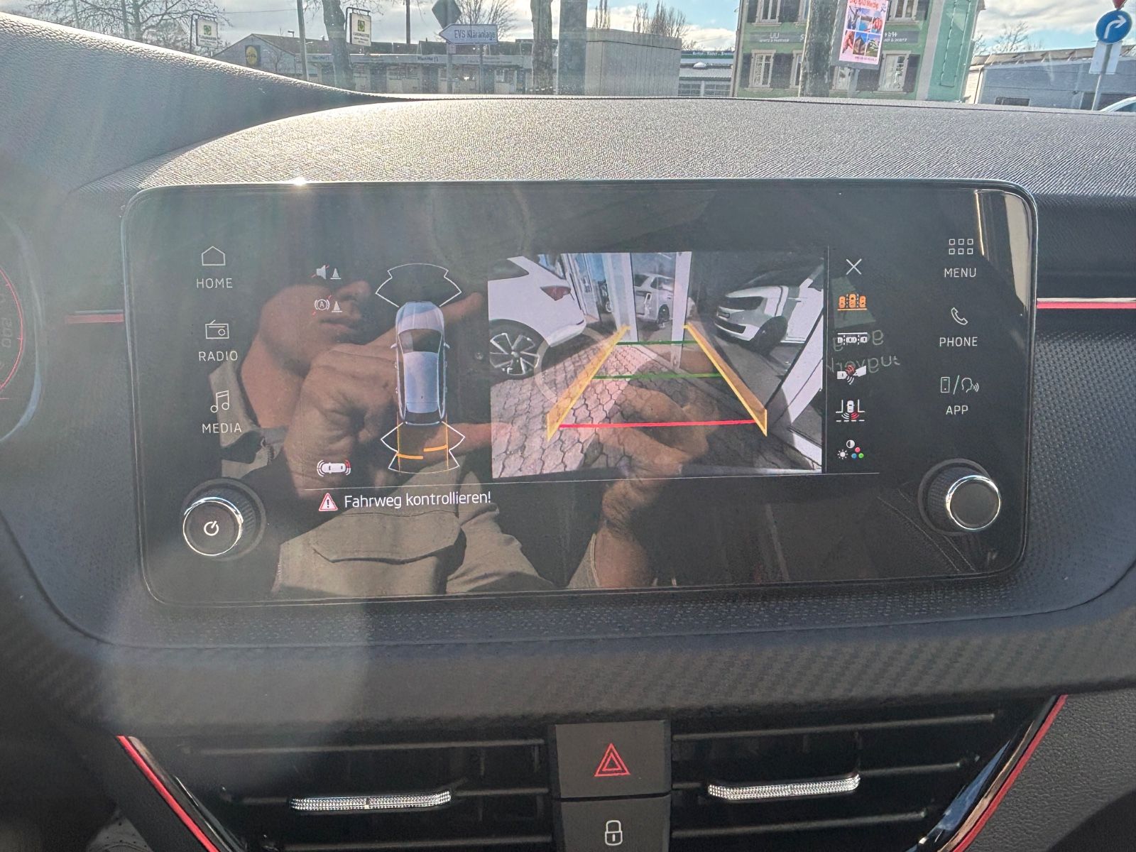 Fahrzeugabbildung SKODA Scala Monte Carlo PANO SHZ