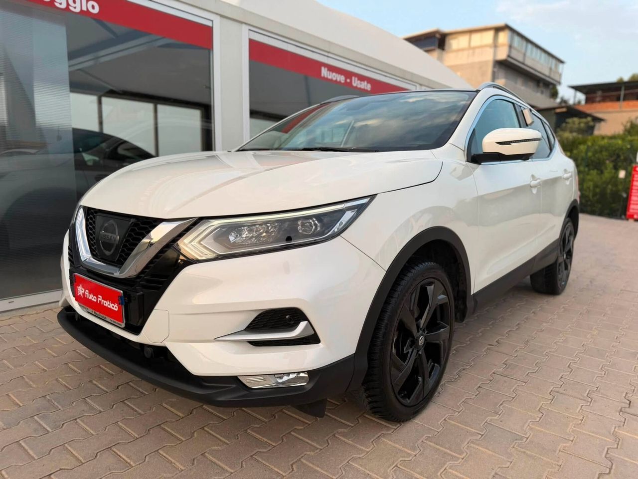 Nissan Qashqai 1.6 130 CV TEKNA FULL OPTIONAL UN