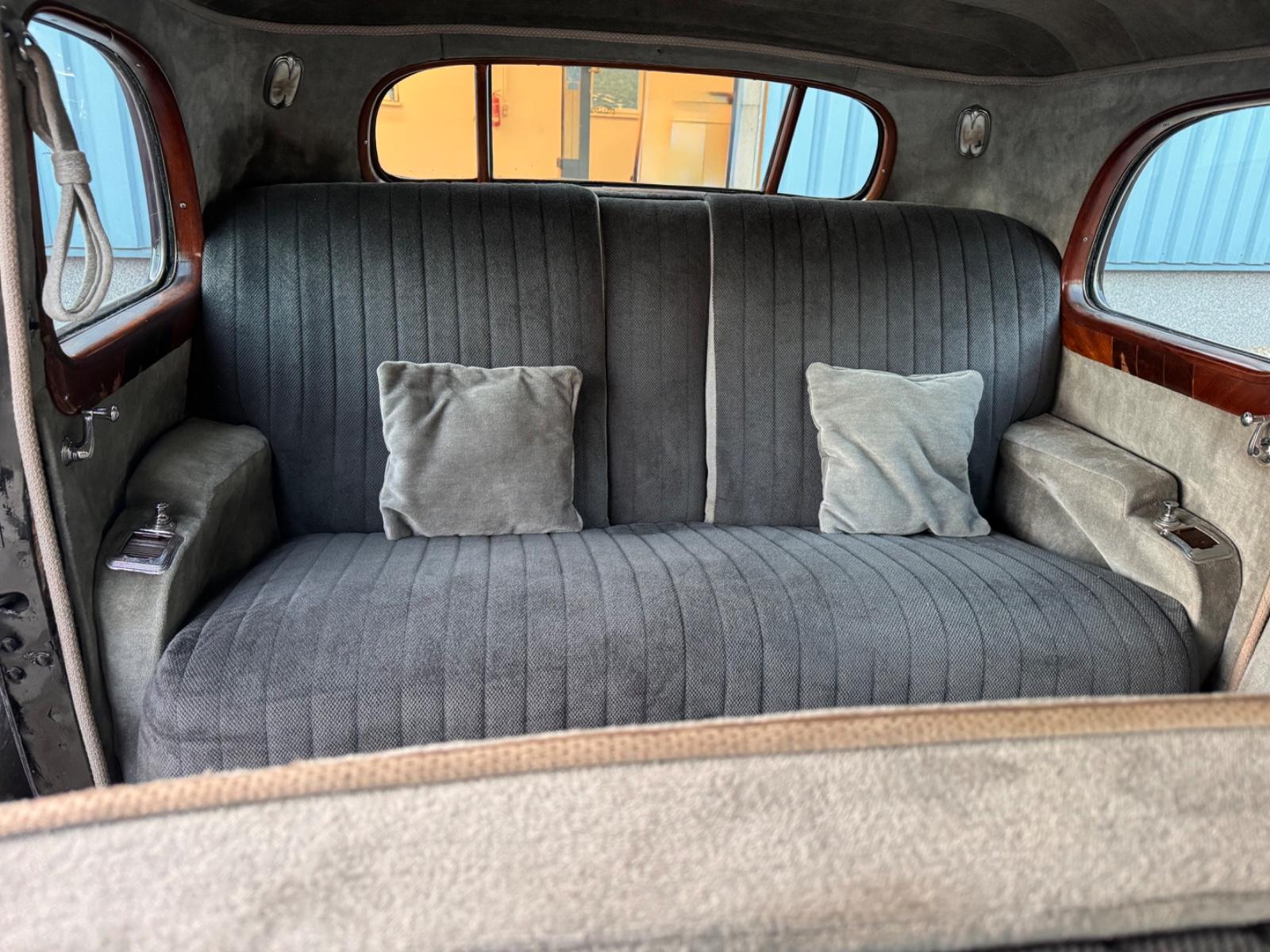 Cadillac Fleetwood 75