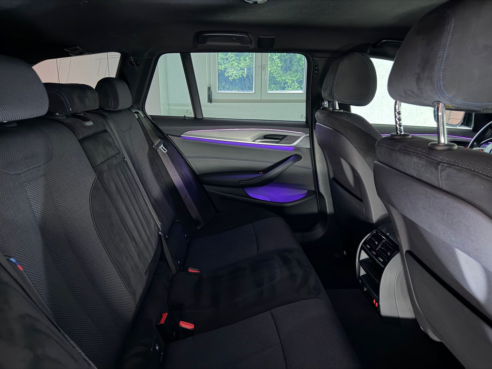 Fahrzeugabbildung BMW 530 d M SPORT/LED/NAVI PROF/STHZ/LIVE COCKPIT