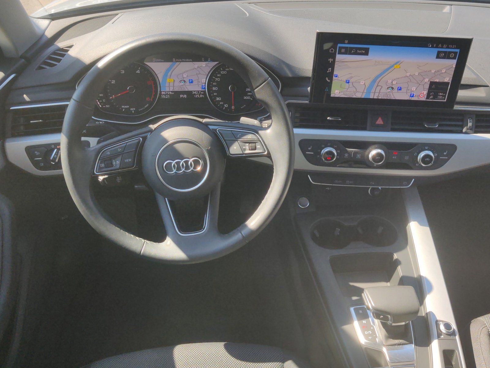 Fahrzeugabbildung Audi A4 Avant 30 TDI advanced AHK,Kamera,Navi,PDC,SHZ