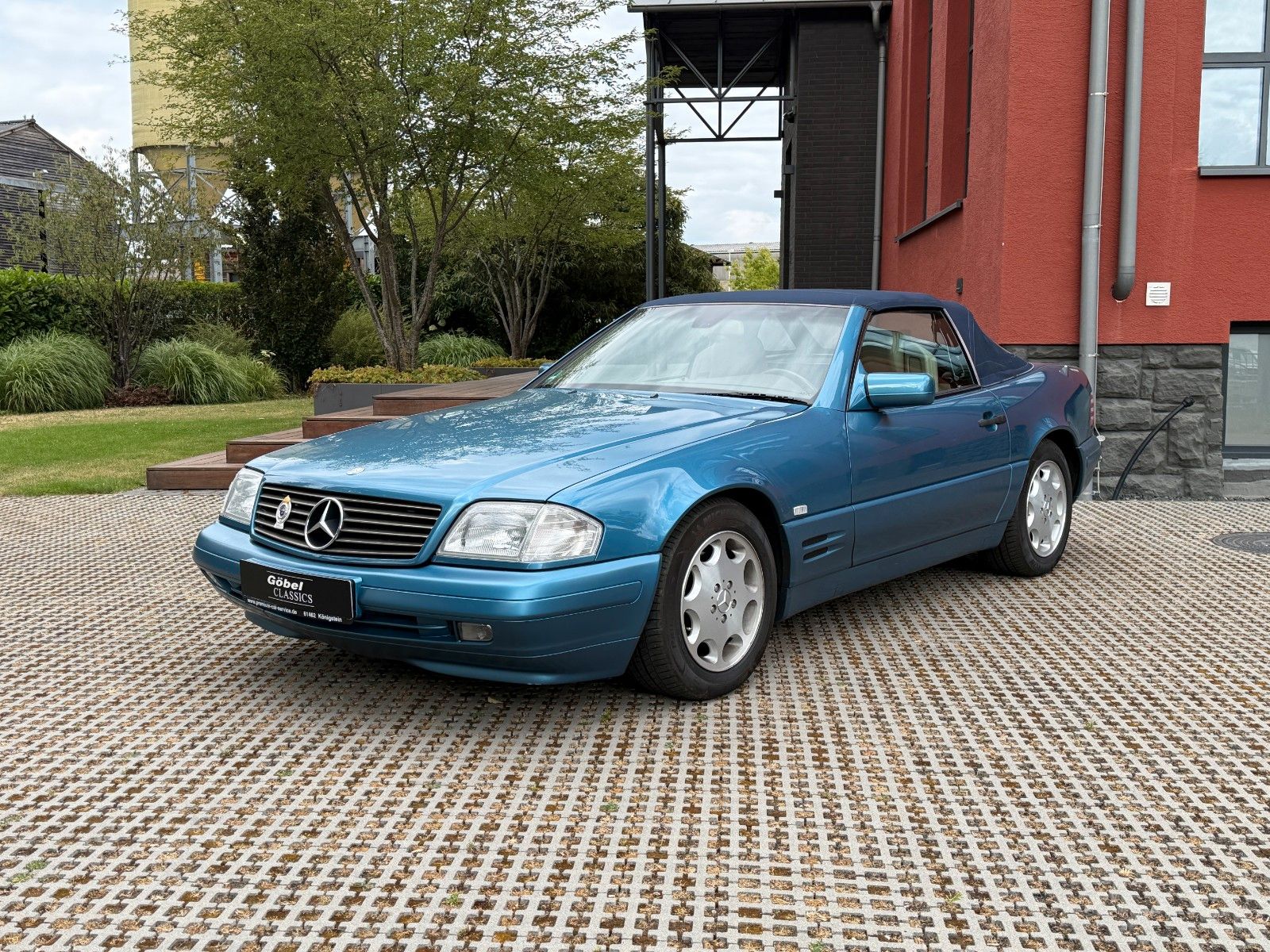 Fahrzeugabbildung Mercedes-Benz SL 280