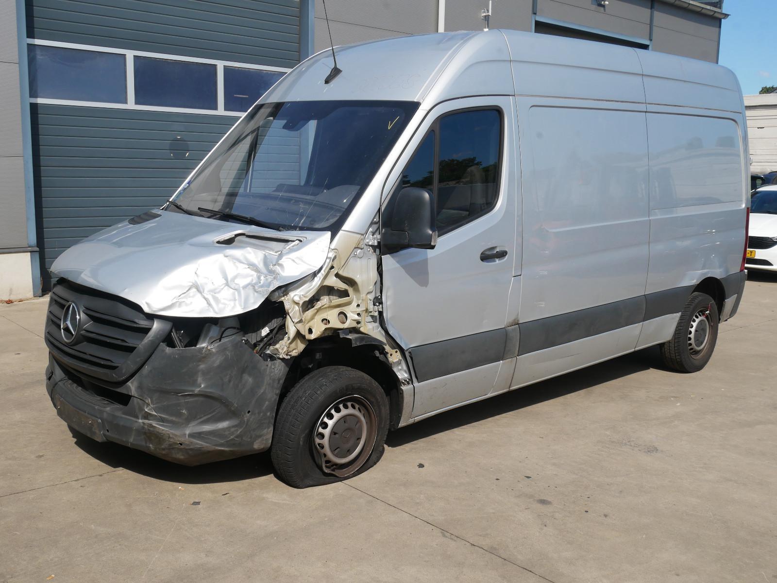 Mercedes-Benz Sprinter III Kasten FWD 211/215 CDI L2