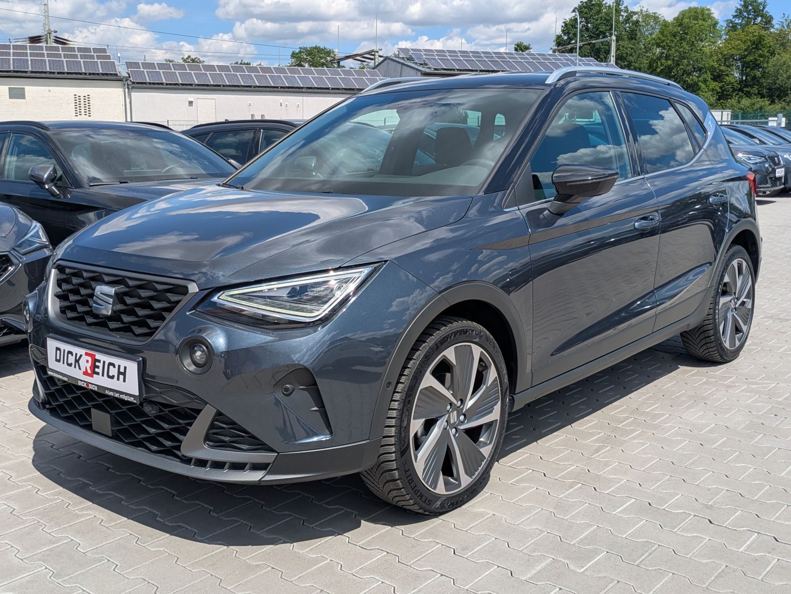 Fahrzeugabbildung SEAT Arona 1.5 TSI FR DSG AHK*ACC*LED*APP*DAB*KAMERA