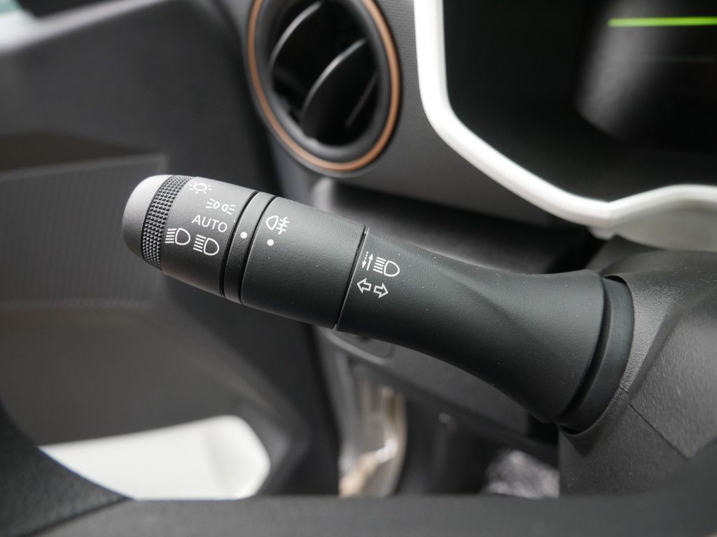 Fahrzeugabbildung Dacia Spring Extreme Electric 100 CCS-Schnellladung