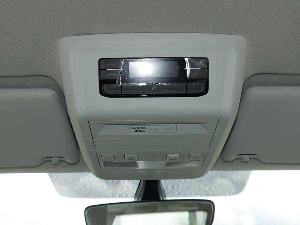 Volkswagen T6.1 Transporter 2.0 TDI Kombi lang FWD 9-SITZER