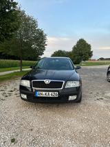 Skoda Octavia 2.0 FSI tiptronic Laurin & Klement L... - Skoda Octavia: Fsi