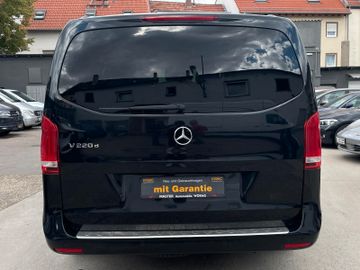 Mercedes V 220 - 11