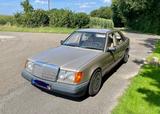 Mercedes-Benz Mercedes w124 260e Oldtimer - Mercedes-Benz 260: W124 260e