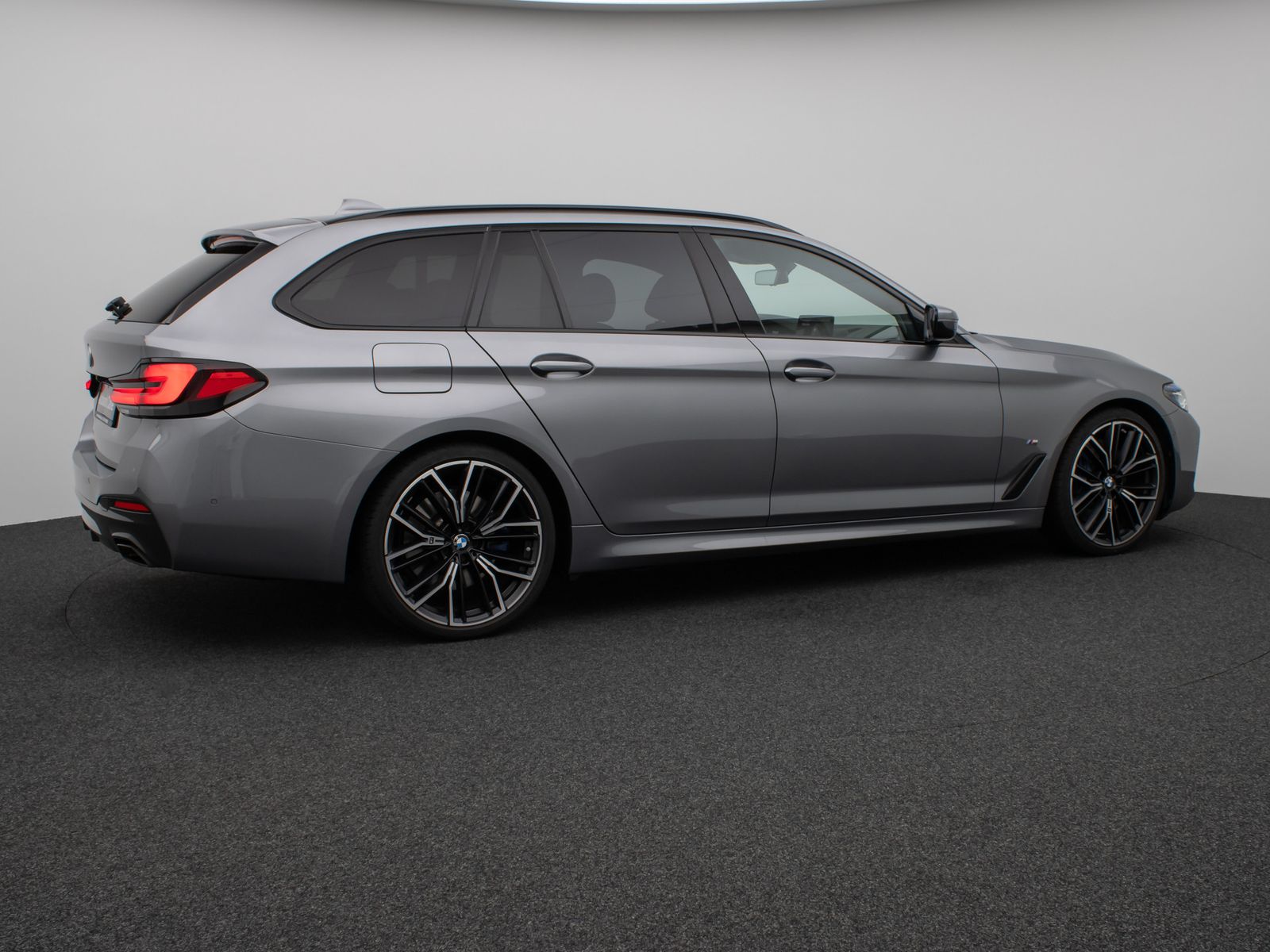 Fahrzeugabbildung BMW 540d xD M Sport Kamera Laser HUD DAB H/K Komfort