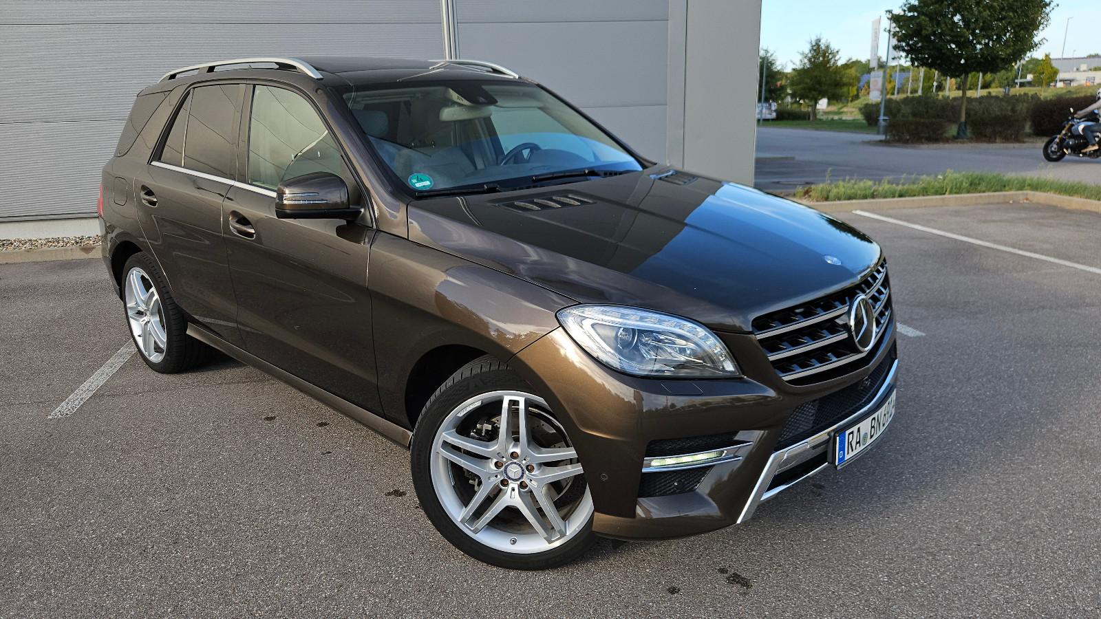Mercedes-Benz ML 350  AMG Line Top Ausstattung