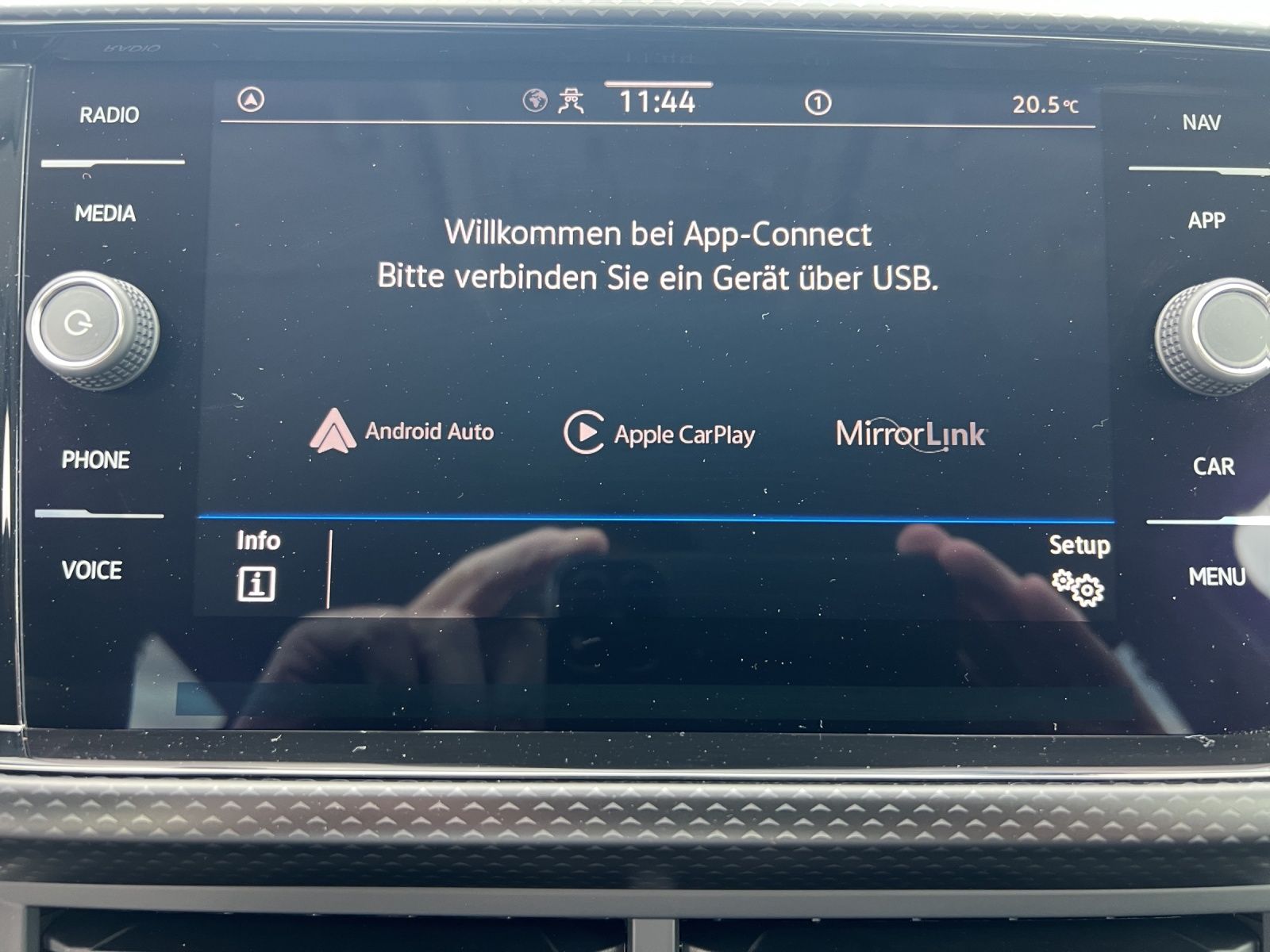 Fahrzeugabbildung Volkswagen T-Cross Life TSI LED ACC SHZ PDC WeConnect
