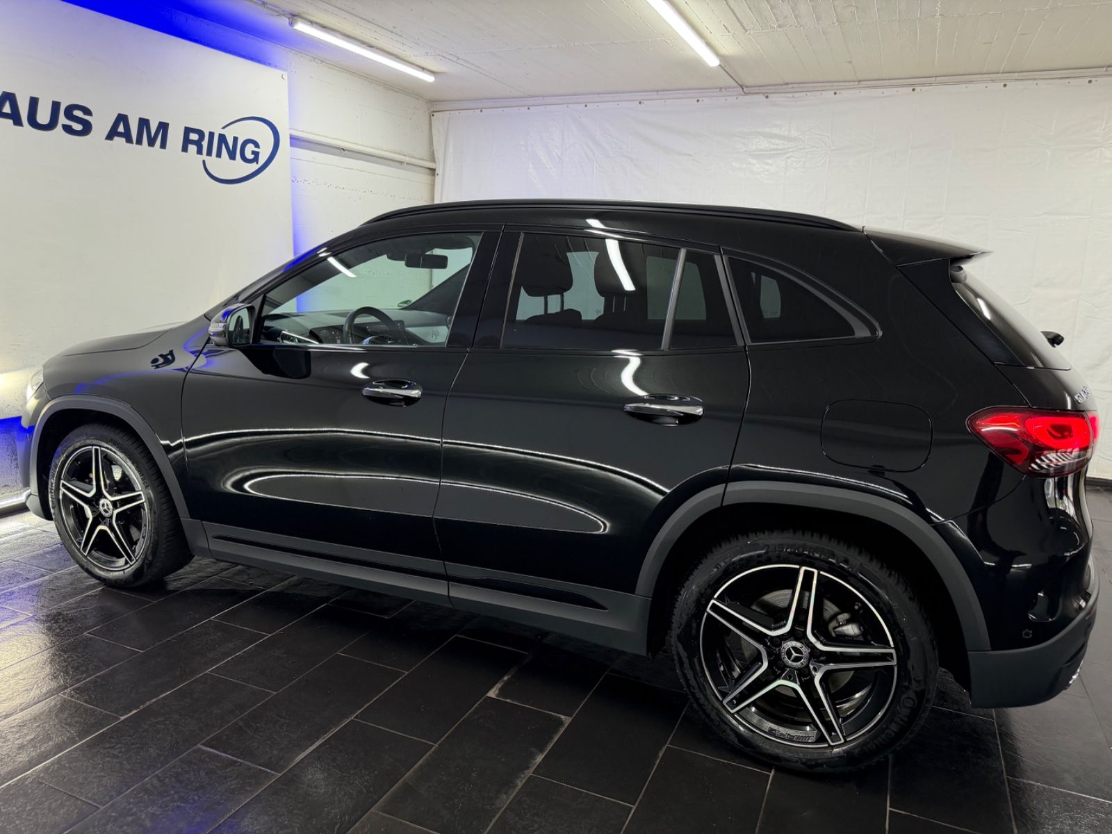 Mercedes-Benz GLA 250 4Matic AMG NIGHT 1HND 360° LED HUD APPLE foto 12