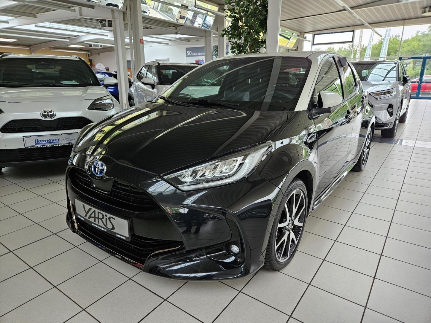 Toyota Yaris Hybrid 1.5 Style Teilleder 17Zoll LED Sitz