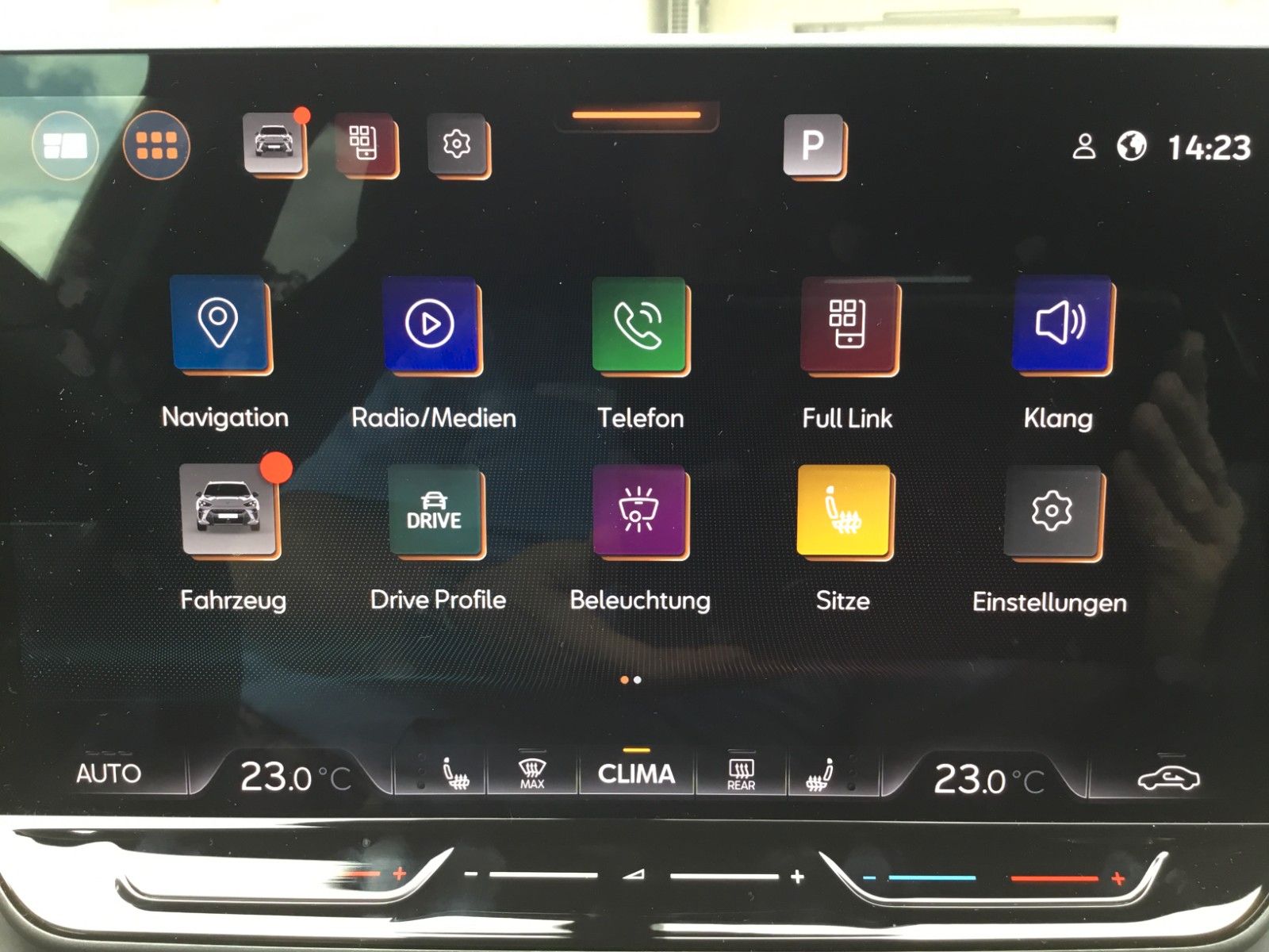 Fahrzeugabbildung CUPRA Terramar 1.5 eTSI DSG+AHK+Pano+360°+Headup+ACC
