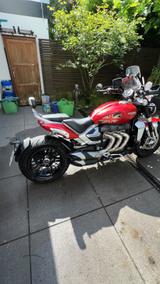 Triumph Rocket 3 R - NAKED BIKE MEHR ALS 1500 CCM
