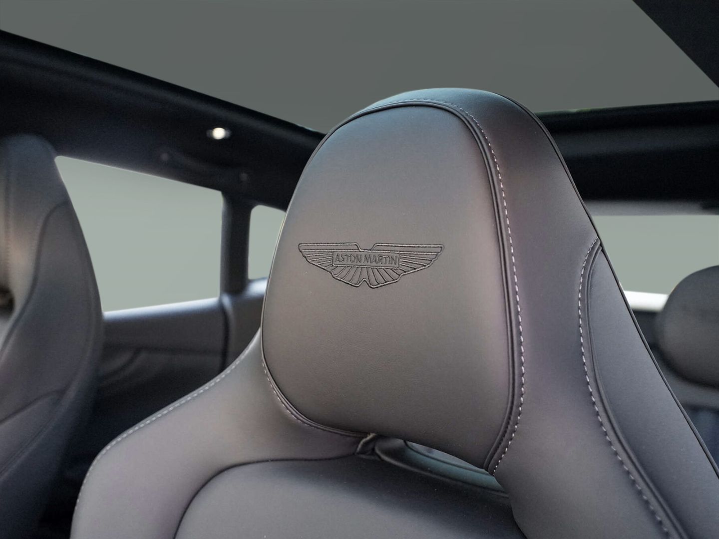 Aston Martin DBX 707 Titanium Grey / Onyx Black foto 22