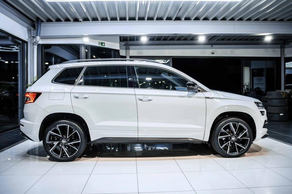Skoda Karoq 2022 г. Белый, пробег 54615 км