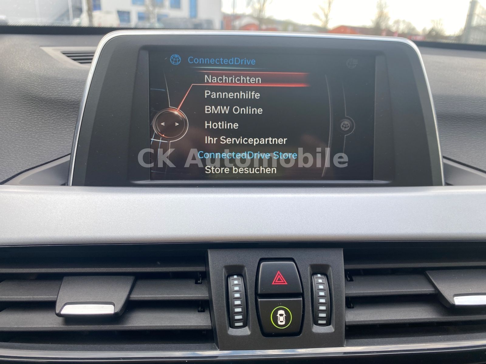 Fahrzeugabbildung BMW X1 xDrive 20d Advantage Autom./Navi/Pano/LED/PDC