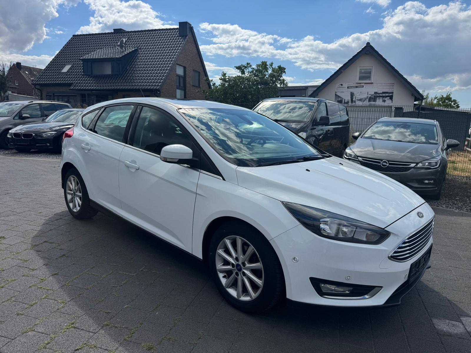 Ford Focus Lim. Titanium*Kamera*Park*