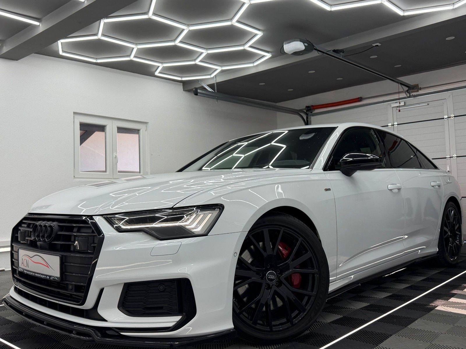 Fahrzeugabbildung Audi A6 Lim. 55 TFSI e Quattro/S6 OPTIK/STERNENHIMMEL
