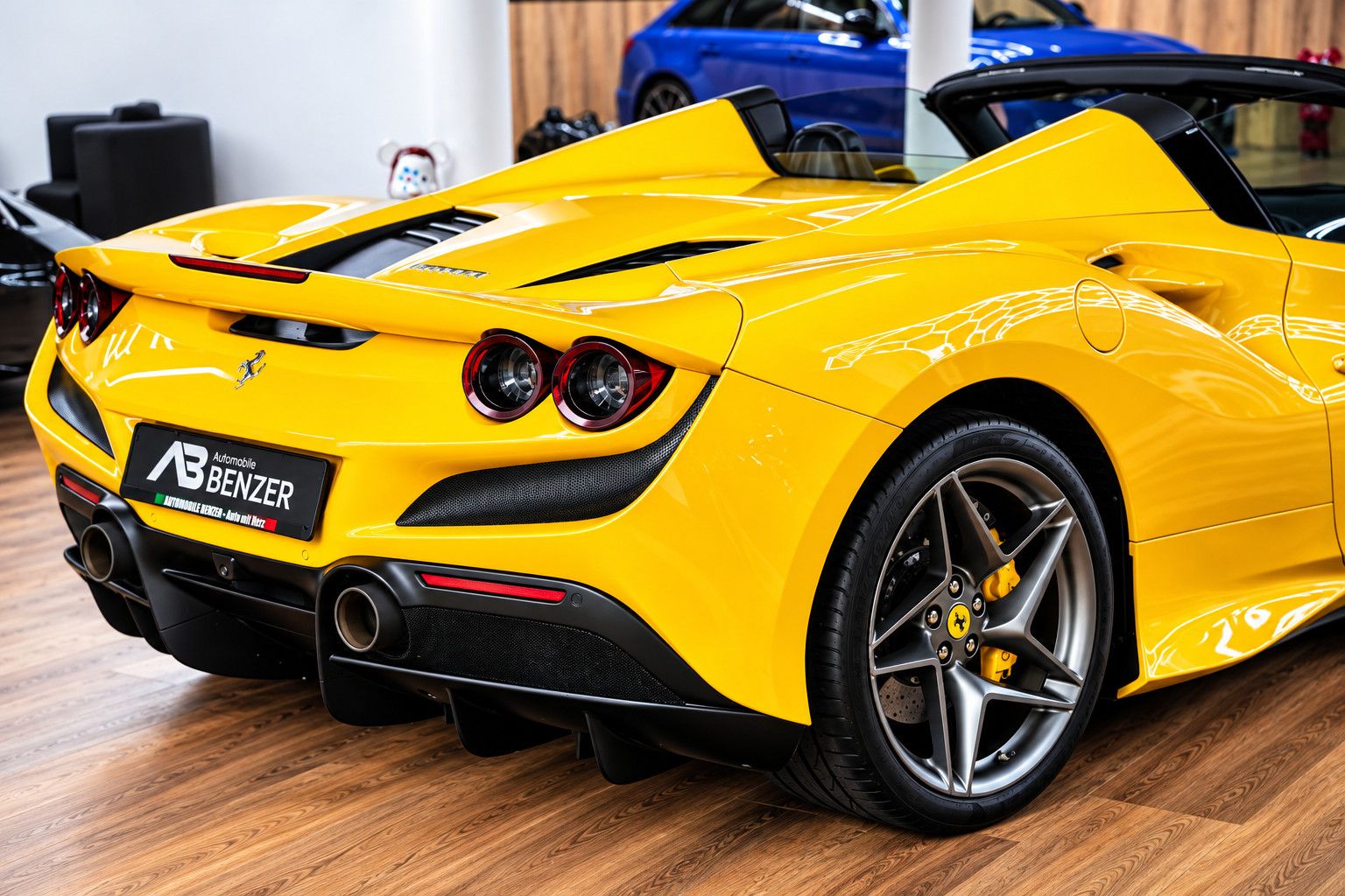 Fahrzeugabbildung Ferrari F8 Spider Giallo Modena *Lift*Carbon*Kamera*