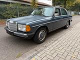 Mercedes-Benz 240 Diesel AUTOMATIK Bj.1982 Oldtimer - Mercedes-Benz 240 mit Diesel-Antrieb: Automatik