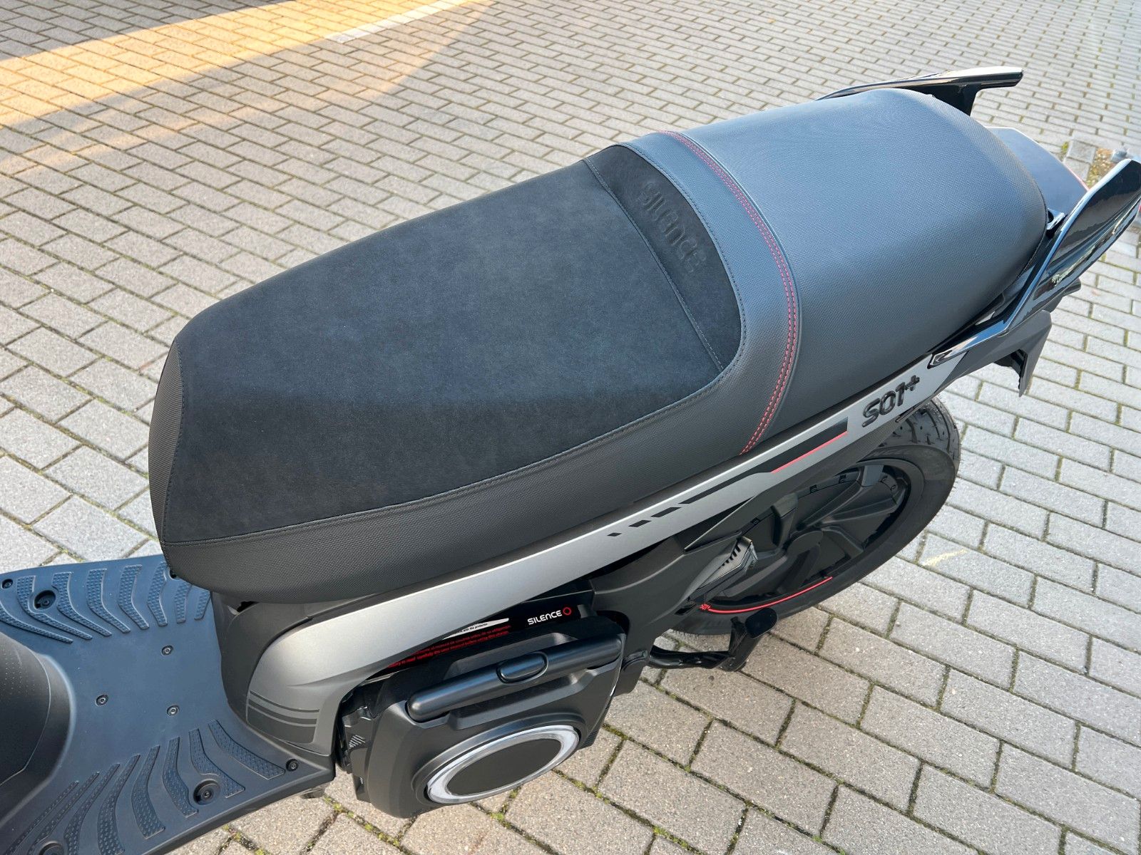 Fahrzeugabbildung Silence S01 Plus Connect Grey L3e