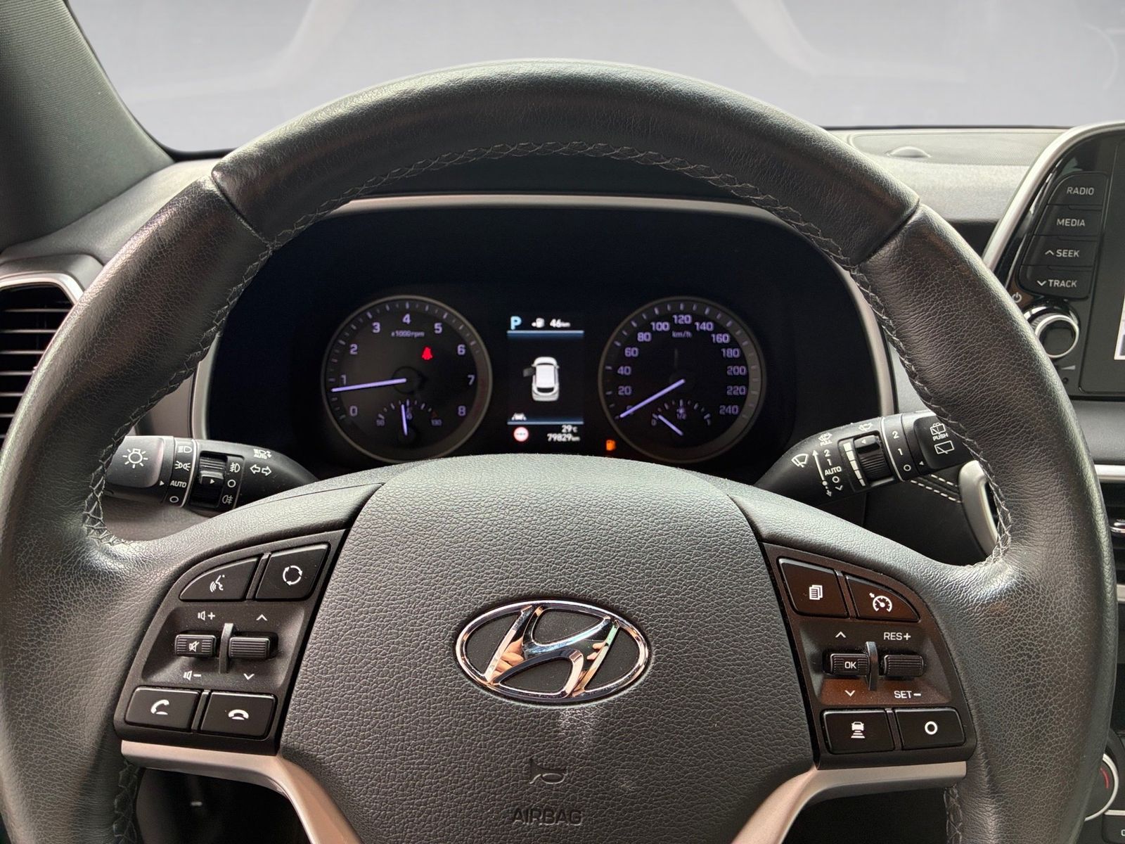 Fahrzeugabbildung Hyundai Tucson 1.6 Premium 360,KlimaA,LED,Leder,Navi,SHZ
